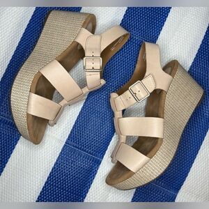 ✨🎉 Clarks Women's Calsynn Reece Wedge Sandals | Women’s Size 9M Cream Nude Pink